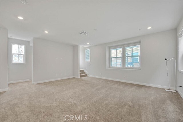 Building Photo - 6 Crown Point Dr