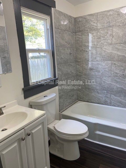 Building Photo - 207 S 16th St