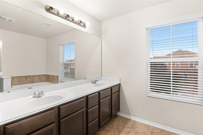 Building Photo - 18703 Windy Stone Dr