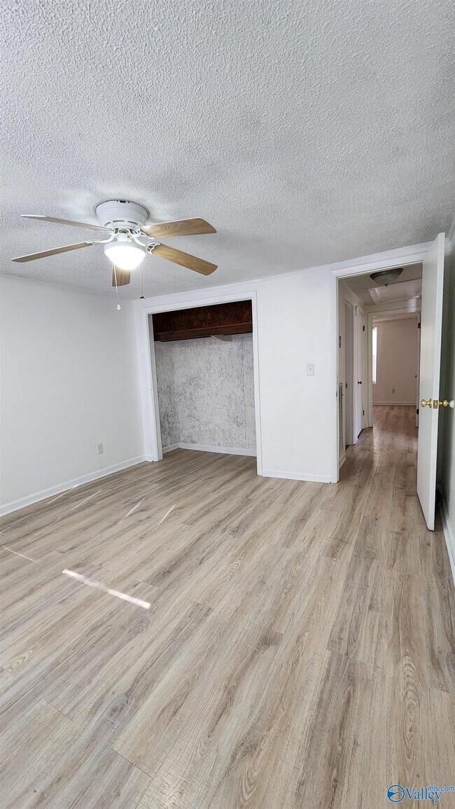 Building Photo - 1321 Ann St NW