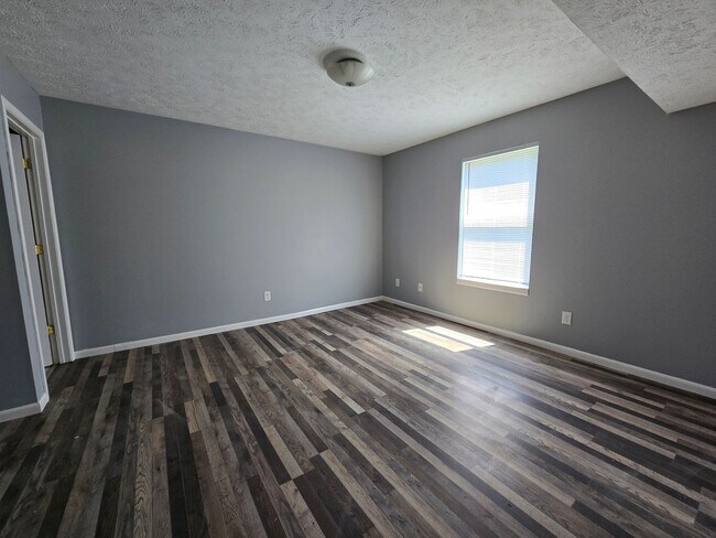 Building Photo - 4489 Ammon Ave