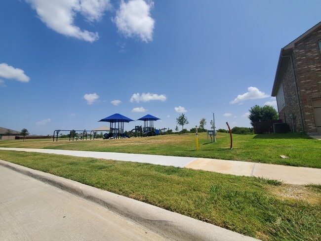 Building Photo - 248 Crowfoot Dr