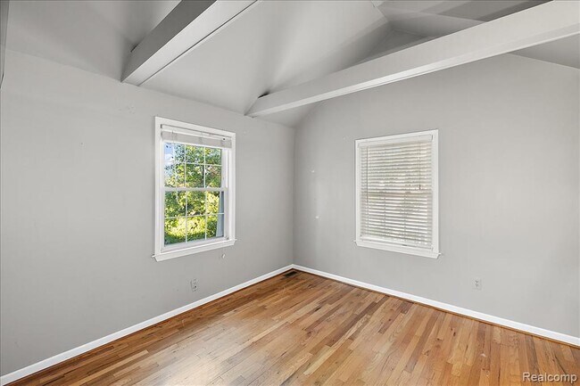 Building Photo - 564 Brookside Ave