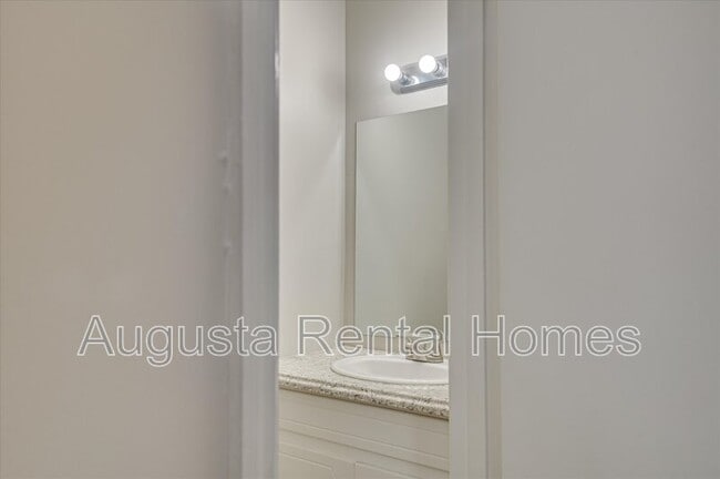 Building Photo - 140 Chalet North CT