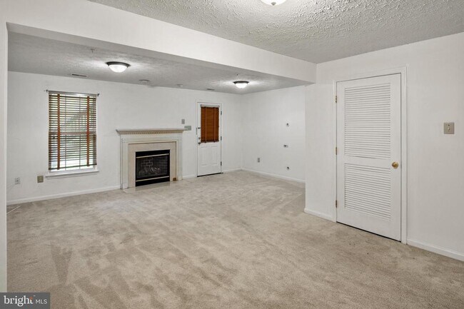 Building Photo - 9805 Redwing Dr