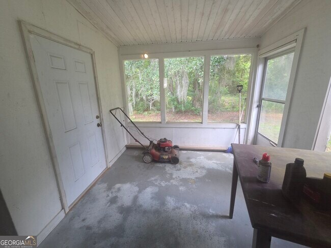 Building Photo - 425 Admiral's Walk Dr