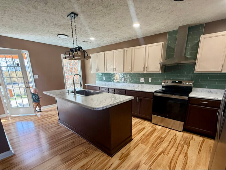 Building Photo - 2120 Yellowbrick Rd