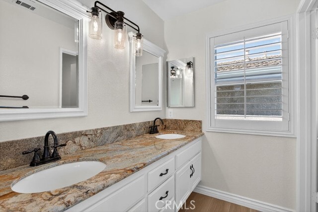 Building Photo - 14 Cll Alimar