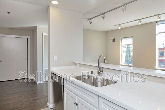 Building Photo - 1401 Jackson St