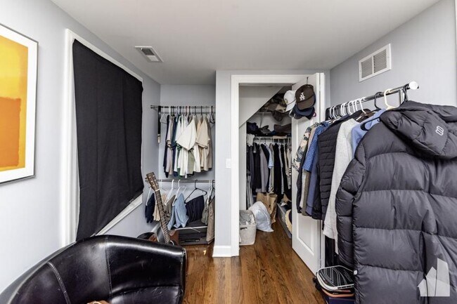 Building Photo - 2 bedroom in Chicago IL 60647