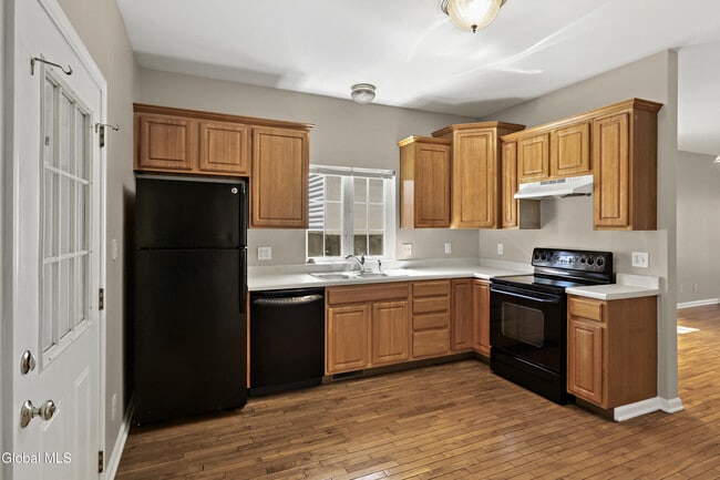 Building Photo - 75 Edgecomb St