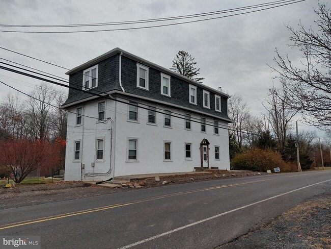 Building Photo - 2220 Old Bethlehem Pike