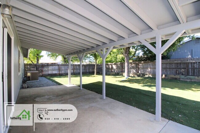 Building Photo - 3527 Savage Dr