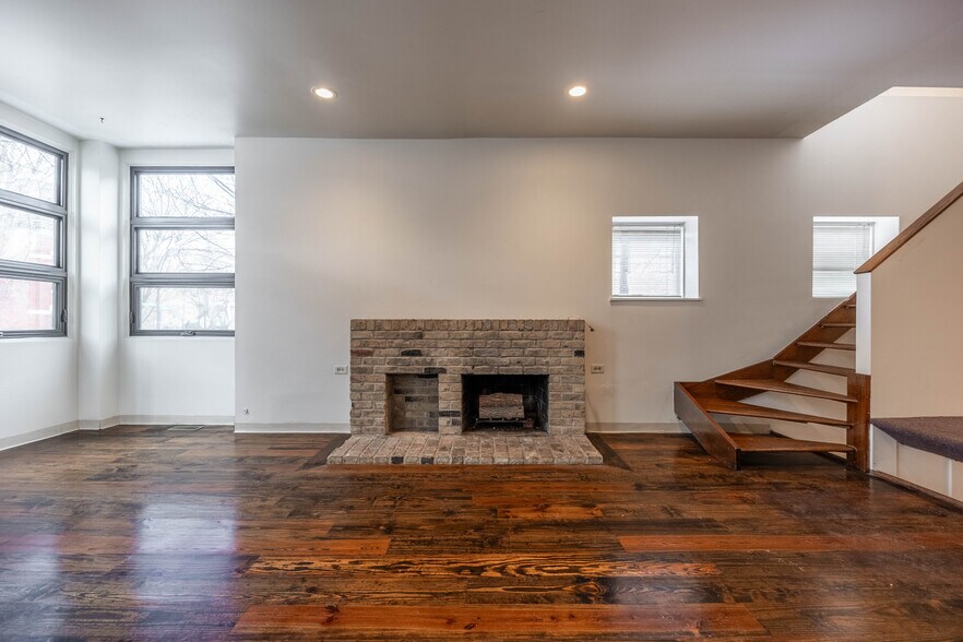 Building Photo - 2059 N Clifton Ave