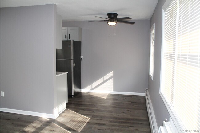 Building Photo - 303 Barclay Manor