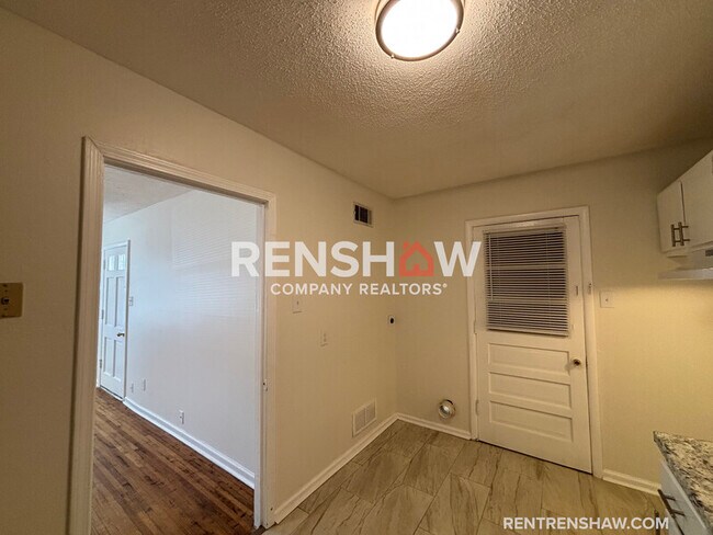 Building Photo - 3634 McDuff Ave