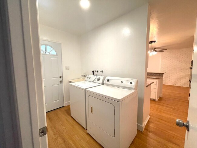 Building Photo - Updated Four Bedroom home in Riverside $3,150