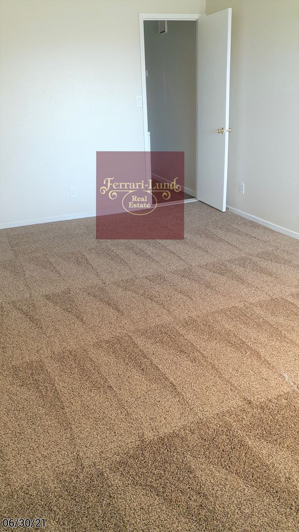 Building Photo - MOVE IN SPECIAL $500 off- Condo Near UNR, ...