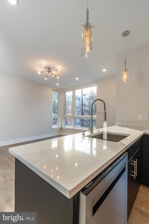 Building Photo - 920 N 15th St