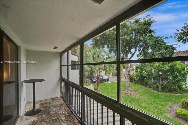 Building Photo - 6483 Racquet Club Dr