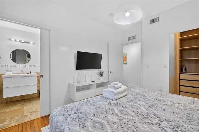 Building Photo - 1410 Euclid Ave