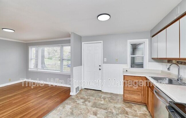 Building Photo - 10128 Ashbrook Dr