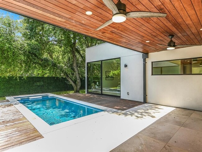 Building Photo - 1601 Barn Swallow Dr