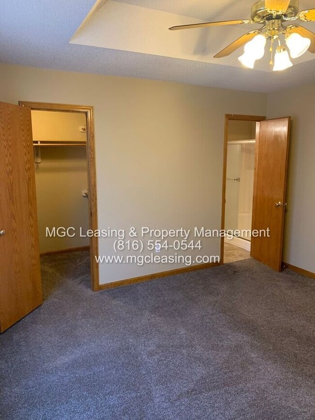 Building Photo - A Bright, Comfortable Split-Level Home in a Convenient Raymore Location