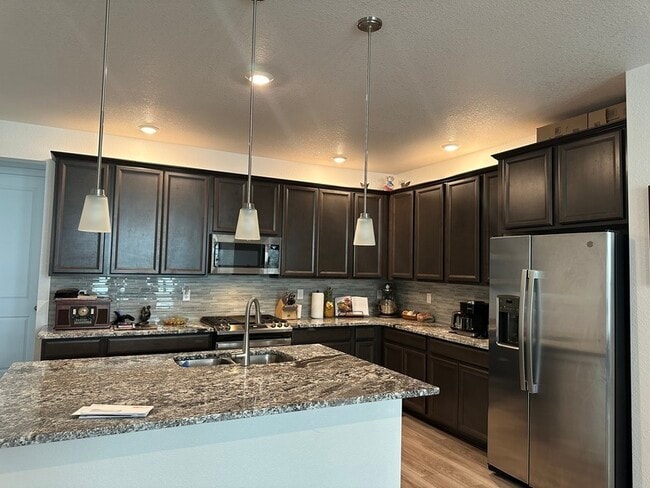 Building Photo - 684 Netta Dr