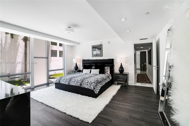 Building Photo - 2900 NE 7th Ave