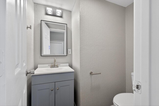 Building Photo - 1221 Cedar Post Ln