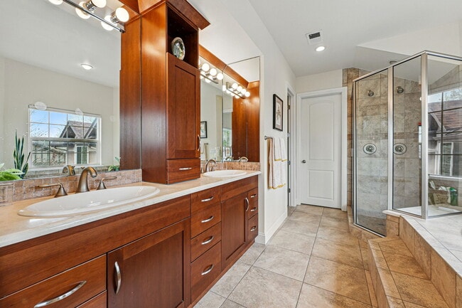 Building Photo - 8201 E 6th Ave