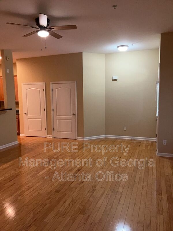 Building Photo - 1555 River Park Blvd