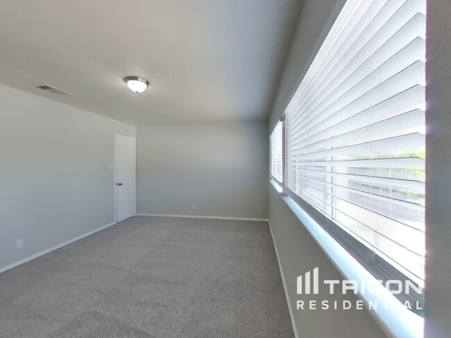 Building Photo - 8015 Palmetto Pl