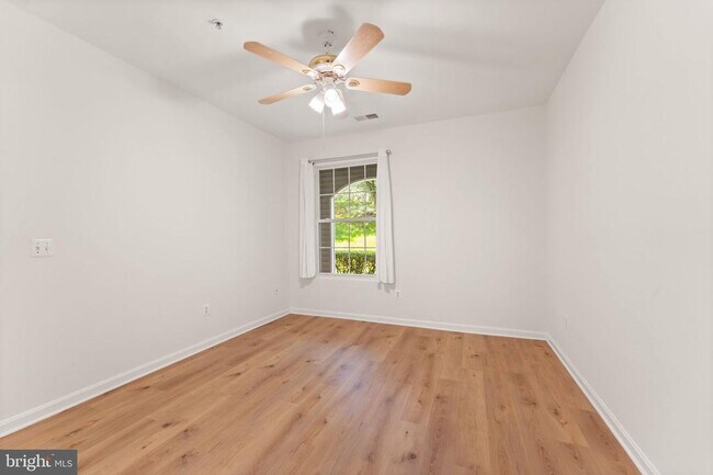 Building Photo - 20453 Chesapeake Square