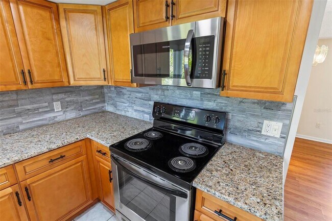 Building Photo - 41 Hembury Ln