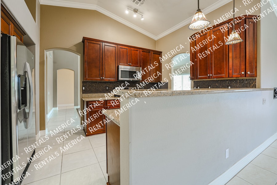 Building Photo - 6325 W Potter Dr