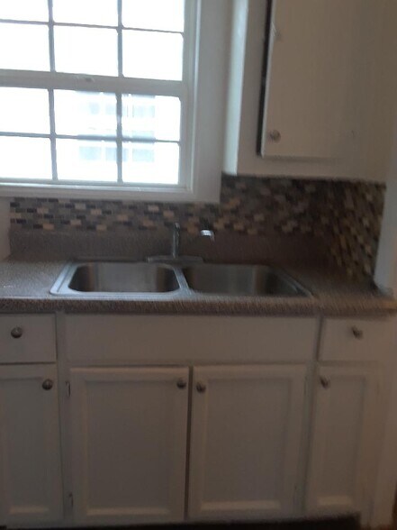 Building Photo - 1660 1/2 Murchison St