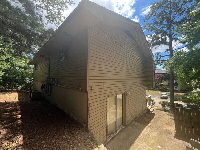 Building Photo - 716 Marley Way