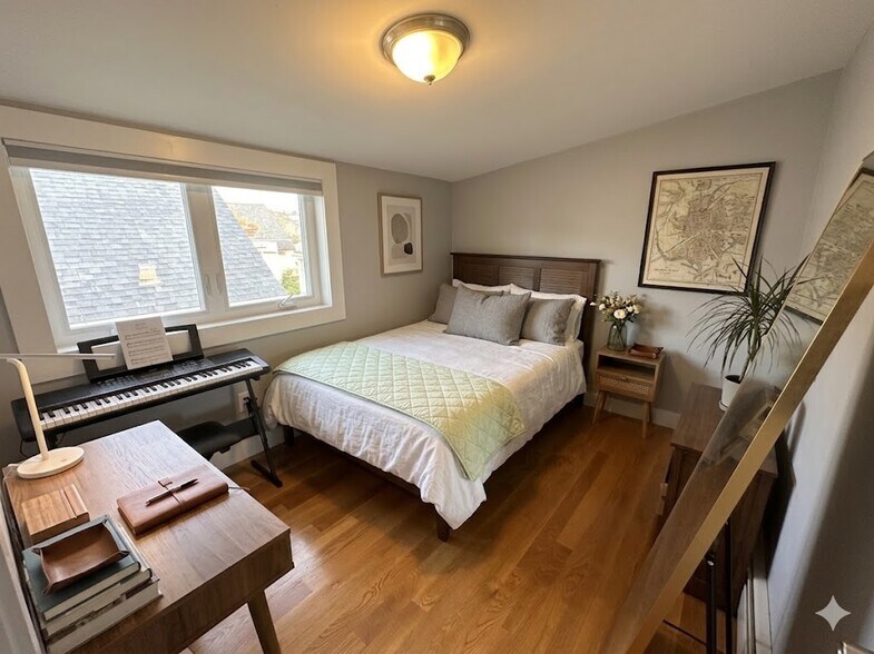 Building Photo - 287 Beacon St