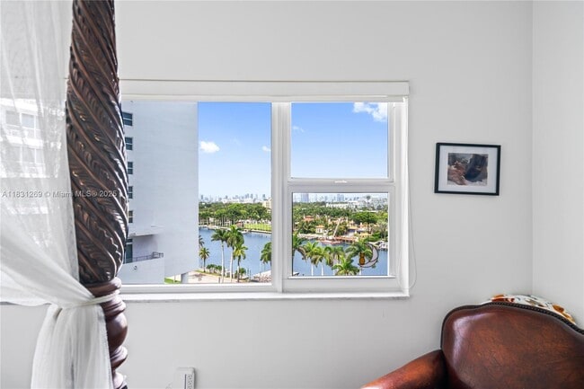 Building Photo - 4925 Collins Ave