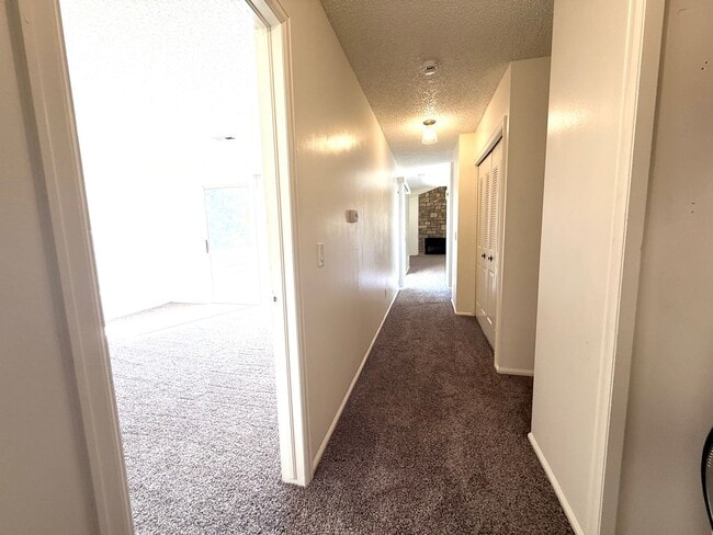 Building Photo - 8460 Everett Way