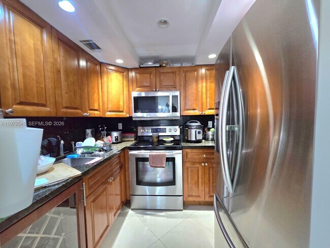 Building Photo - 6940 Miami Gardens Dr