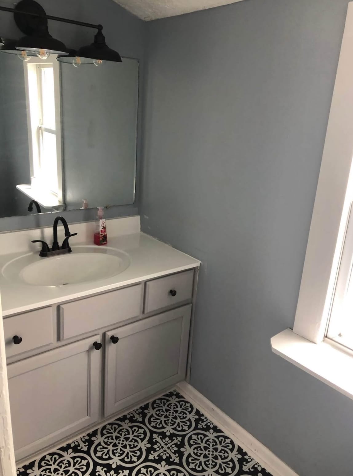 Building Photo - 940 Veto St NW