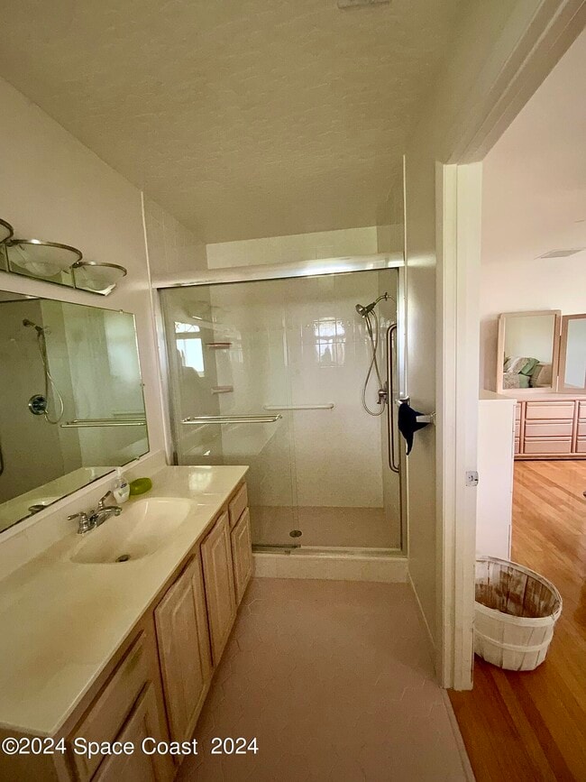 Building Photo - 190 Richards Rd