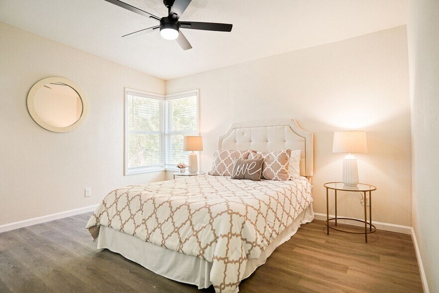 Building Photo - 462 Springwood Ln