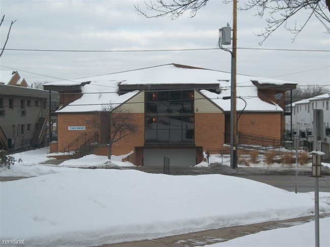 Primary Photo - 7900 Harwood Ave