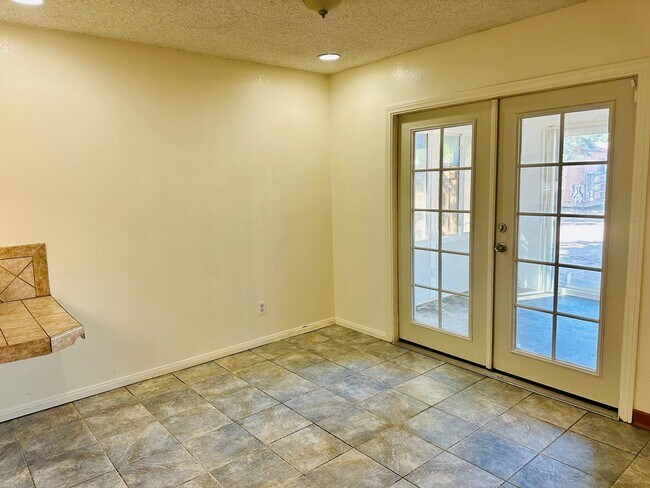 Building Photo - 7578 Paisley Ave