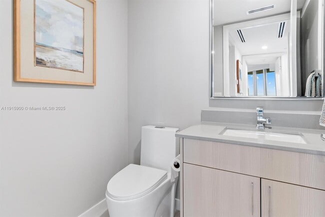 Building Photo - 3200 N Ocean Blvd