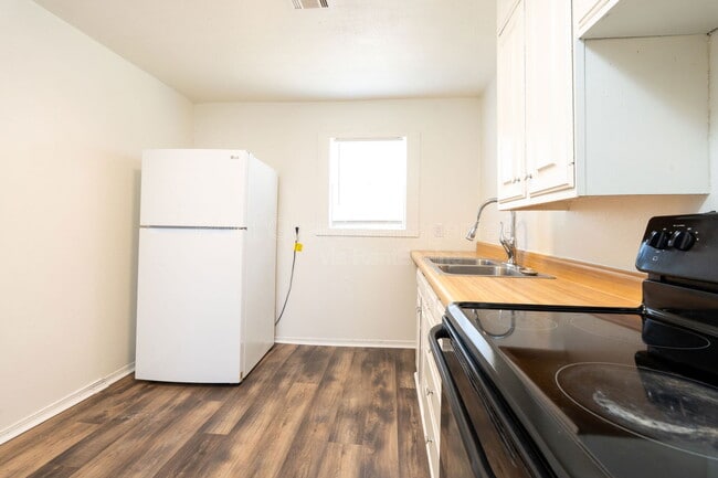 Building Photo - 4471 E Boston Dr